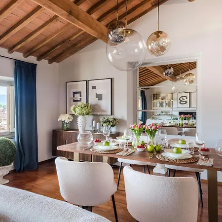 De Nobili Penthouse With Elevator In * ルッカ